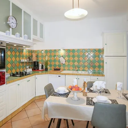 Holiday home Gorgeous In With Wifi Eyguians